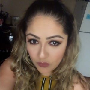 Meet your Posher, Adriana